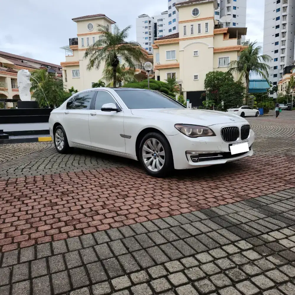 BMW 730LI AUTOMATIC 2014 NIK 13 KONDISI SANGAT MULUS SIAP PAKAI
