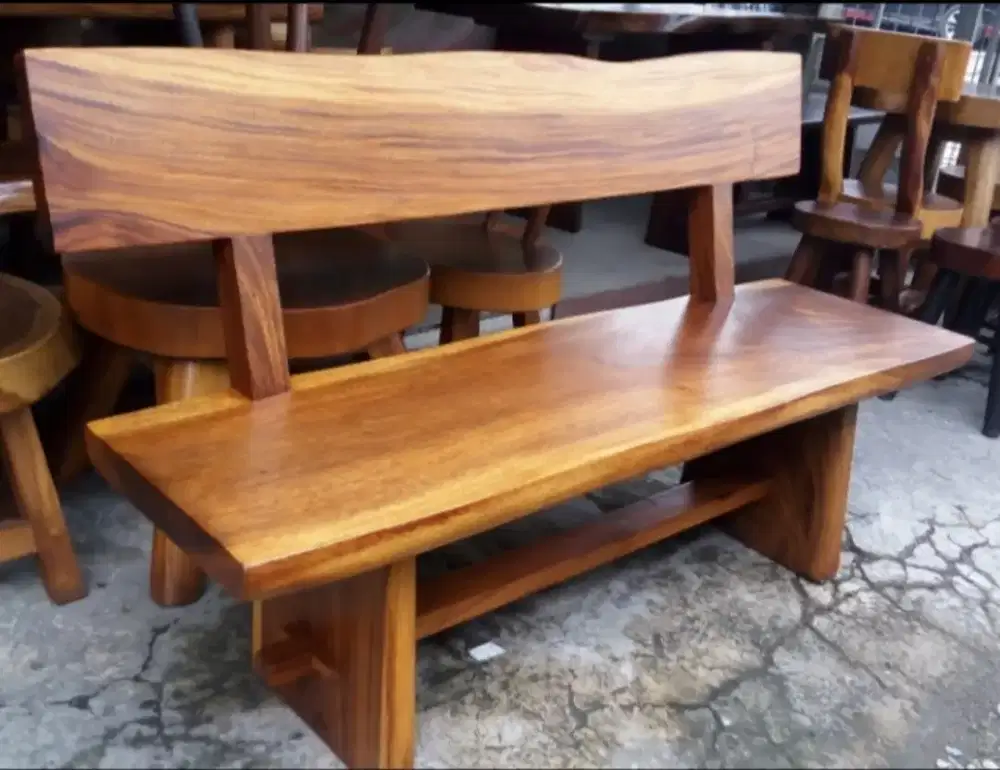 Bangku sandaran kayu utuh alami