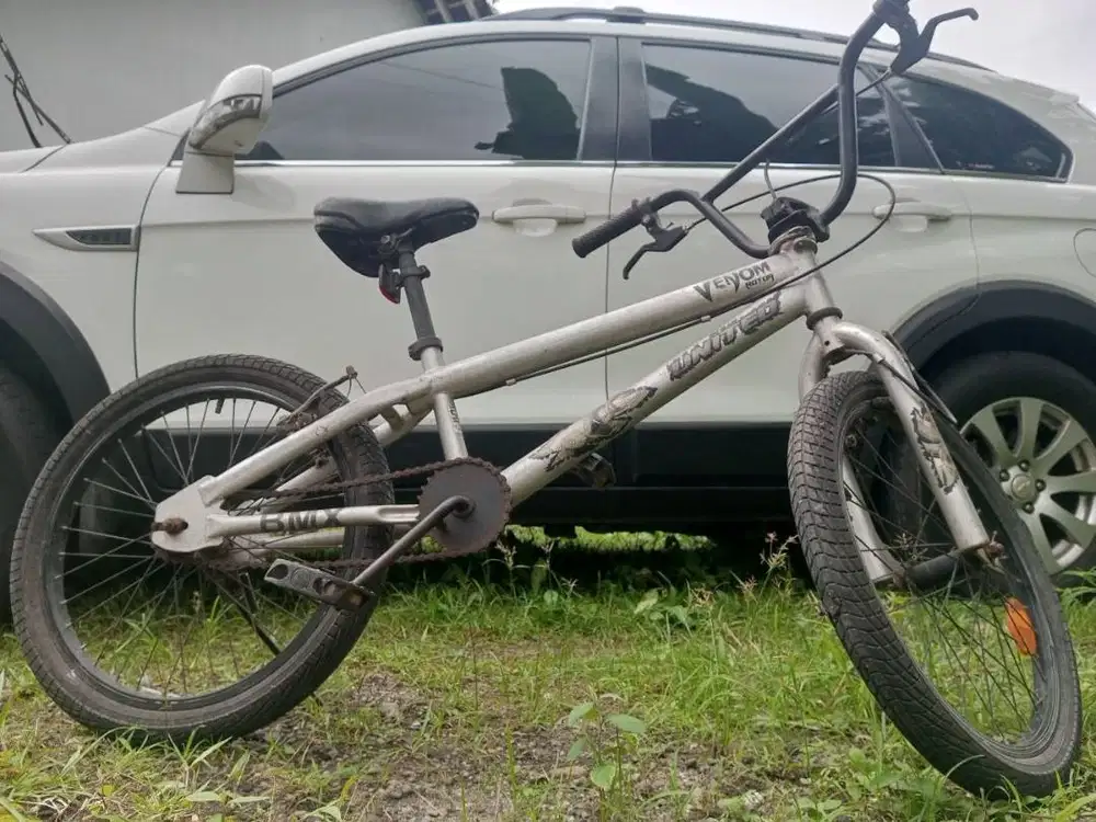 Sepeda BMX Venom 20