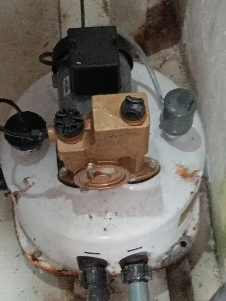 Pompa air kuat dan deras