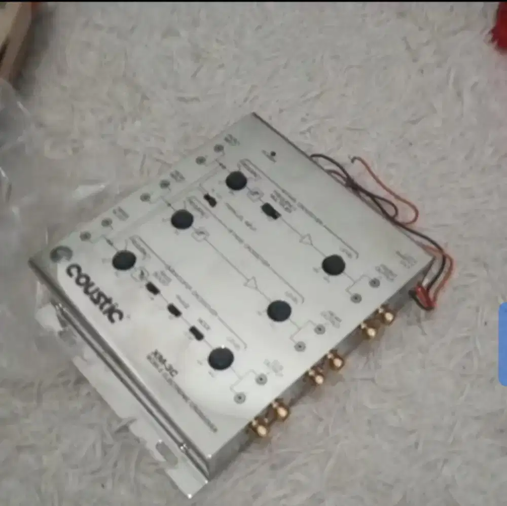 Crossover merk COUSTIC tipe XM-3C