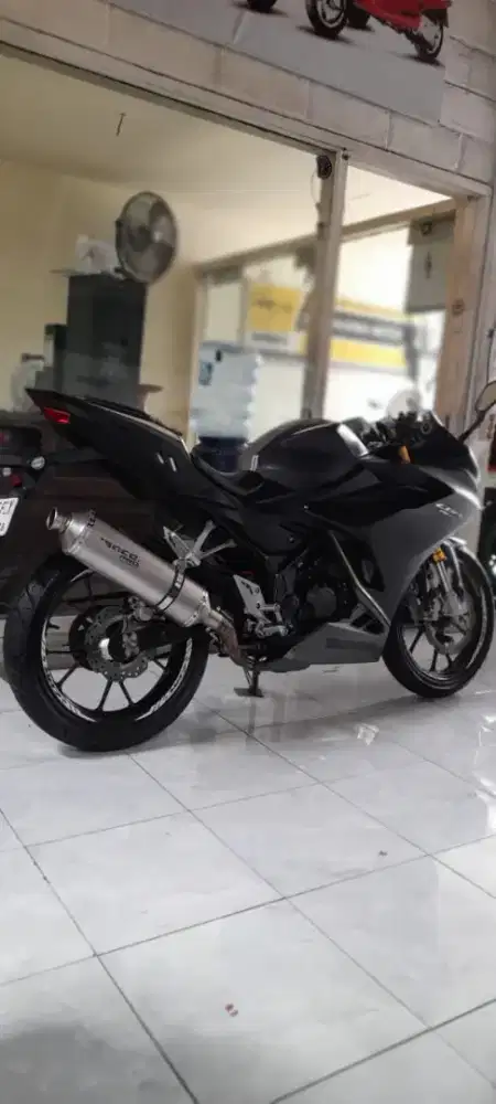 Dp 500 RB CBR 150 CC thn. 2023 kredit bli dharma.motor.