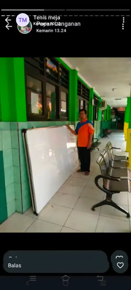 Papan tulis standing baru