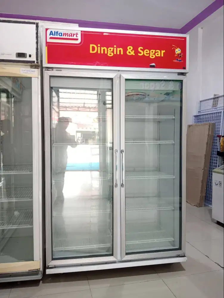 Showcase bekas 2 pintu merk sanden intercool 1000L
