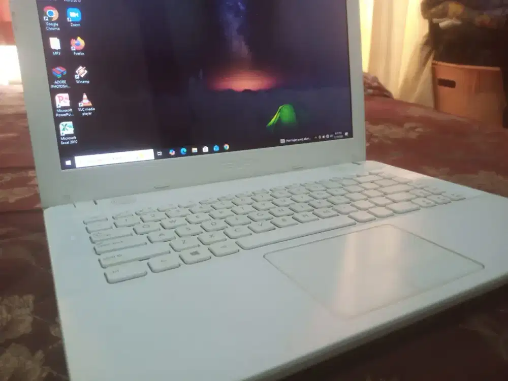Asus X441UA White Glossy core i3