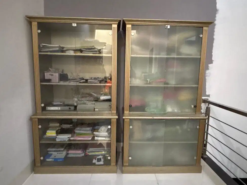 Lemari kabinet buku file rak pajangan  kantor