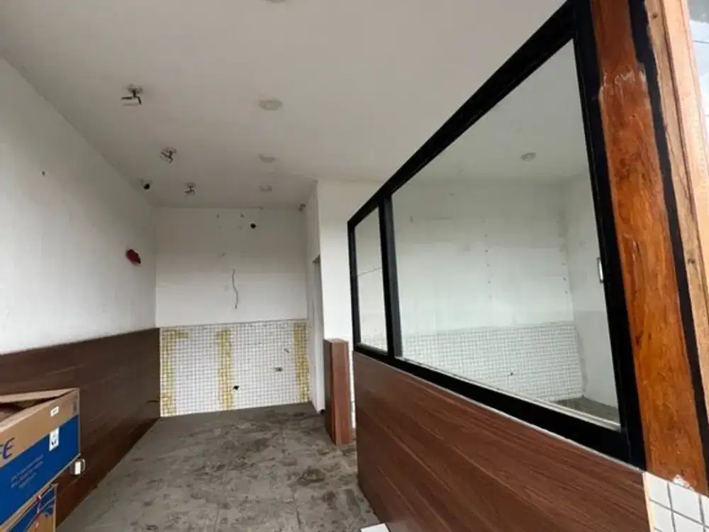 Commercial Space Excellent Visibility And Easy Access For Rent In Berawa, Canggu
