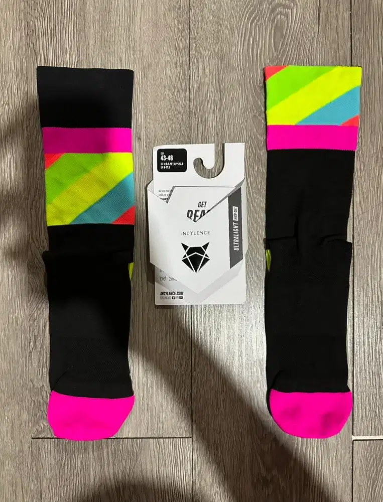 Kaos kaki Incylence Ultralight Strides for Running / Cycling