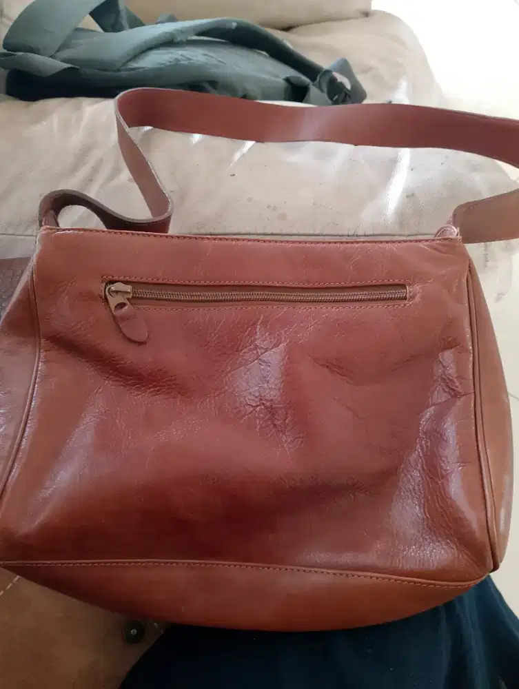 Preloved tas kulit asli .merk royal don italy