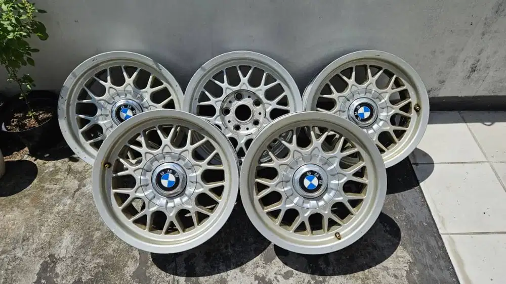 Velg BMW Style 29 atau BBS Fundo R15