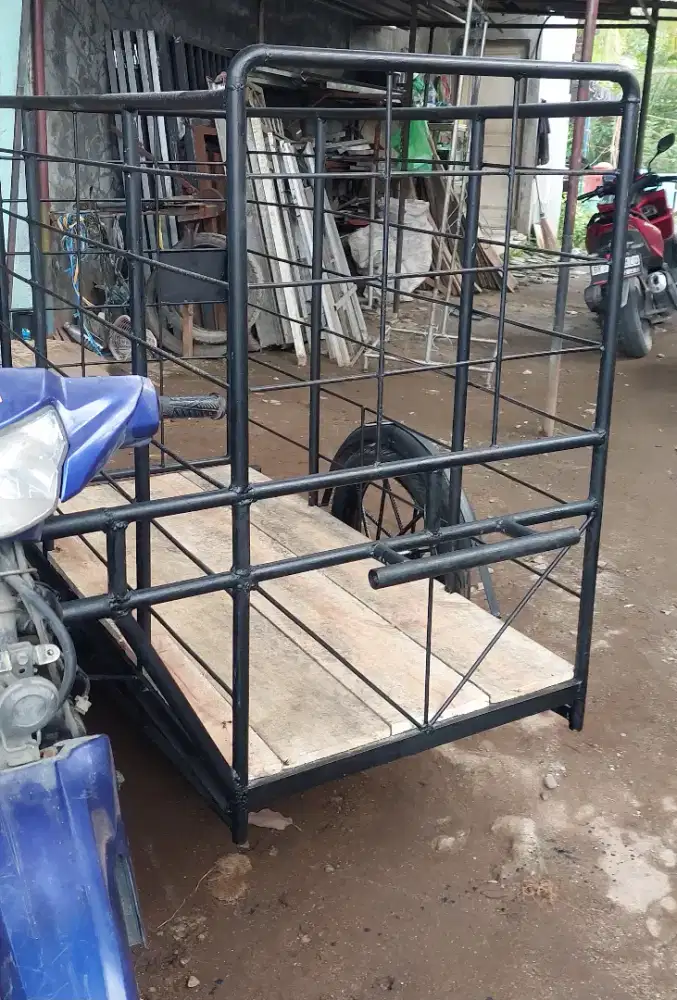 Tempahan sasis becak barang