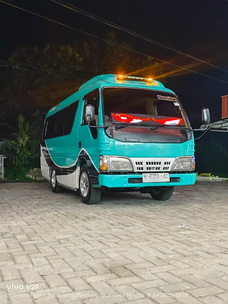 ELF NHR 55 MINIBUS SHORT
