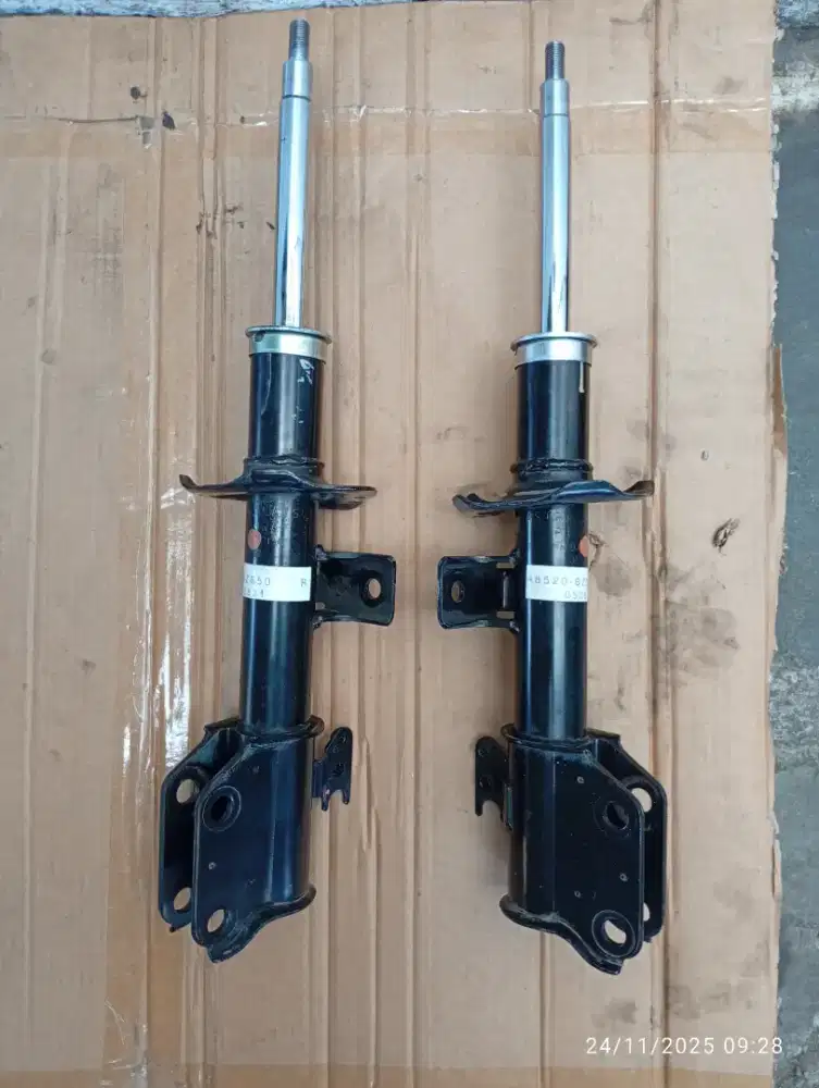 Shokbreaker depan Asli copotan Toyota Calya 250.000