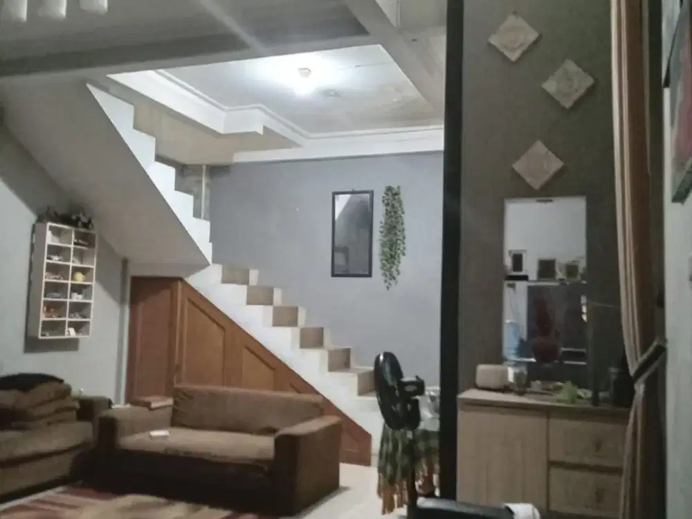 Rumah hook 2 lantai siap huni strategis di Pekayon Jaya Raya Bekasi