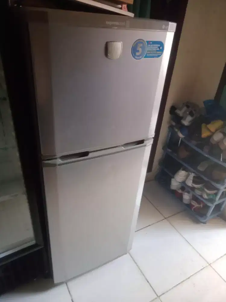 Kulkas 2 PT merk LG