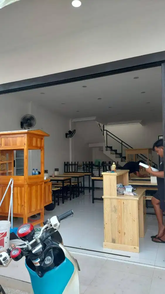 Dijual Gerobak & 8 Set meja kursi & Portable zink & Gerobak Minuman