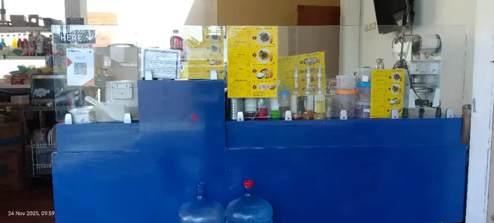 Etalase / meja kasir