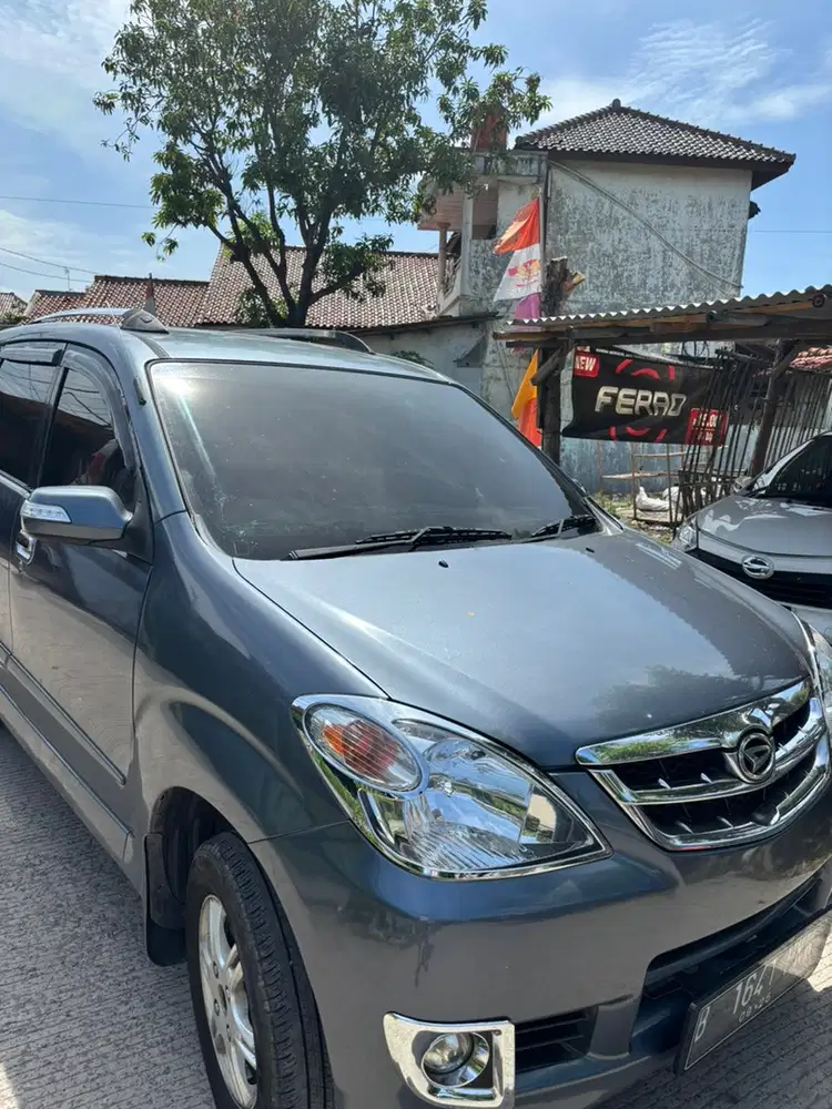 Daihatsu Xenia 2011 Bensin