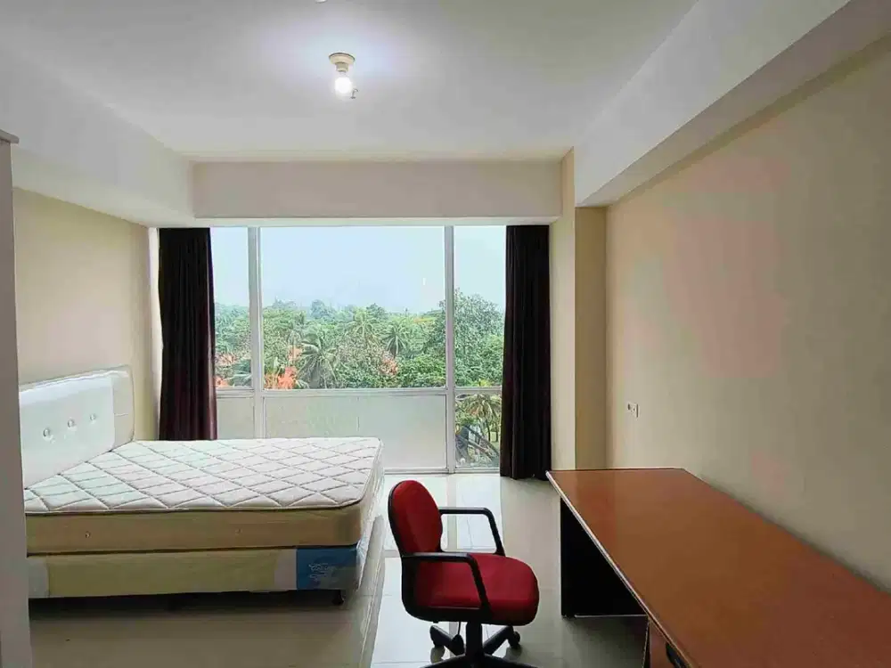 U Residence 1 Karawaci, semi furnish, lantai bawah dan view kolam renang