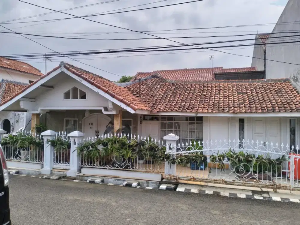 Dijual rumah lama di Margahayu Bandung