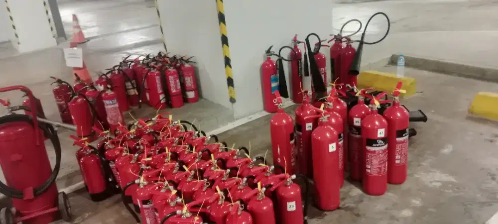 Apar powder 3kg isi lengkap