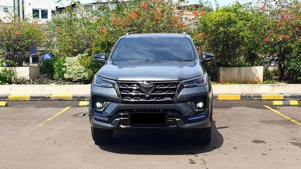 Toyota Fortuner GR Sport 2.4 Kicksensor Diesel Facelift 2022 NIK 2021