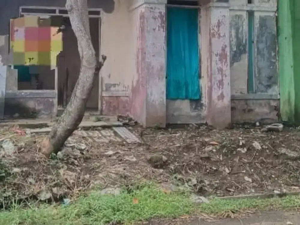 Dijual Rumah bahan di Citra Indah City Rumah perlu perbaikan 8213CJ