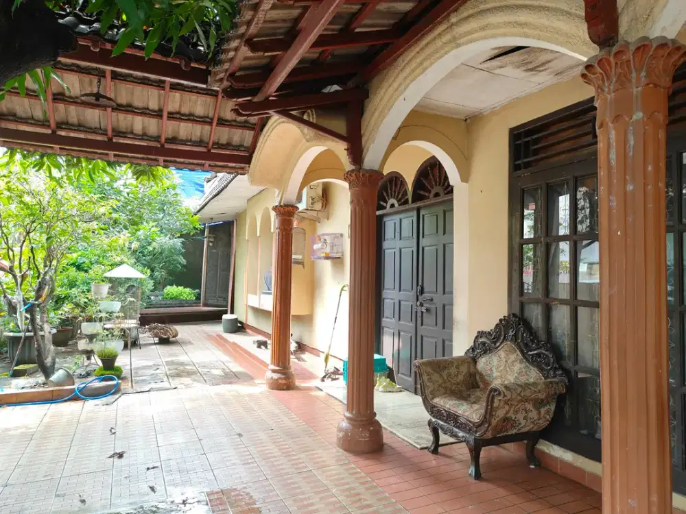 Rumah di Hoek dekat Mall  area Jatipadang Jakarta selatan