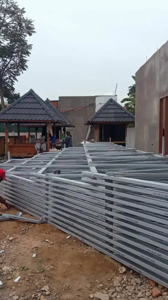 JASA TUKANG ATAP BAJA RINGAN