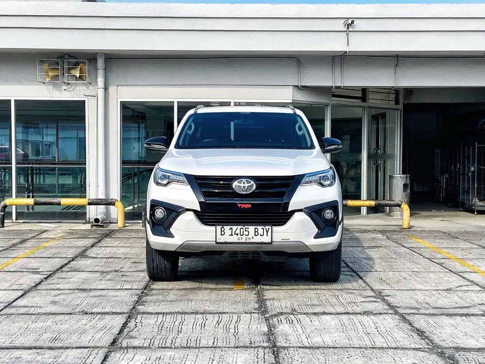 TOYOTA FORTUNER VRZ TRD 2.4AT 2019, PUTIH KM 40rban