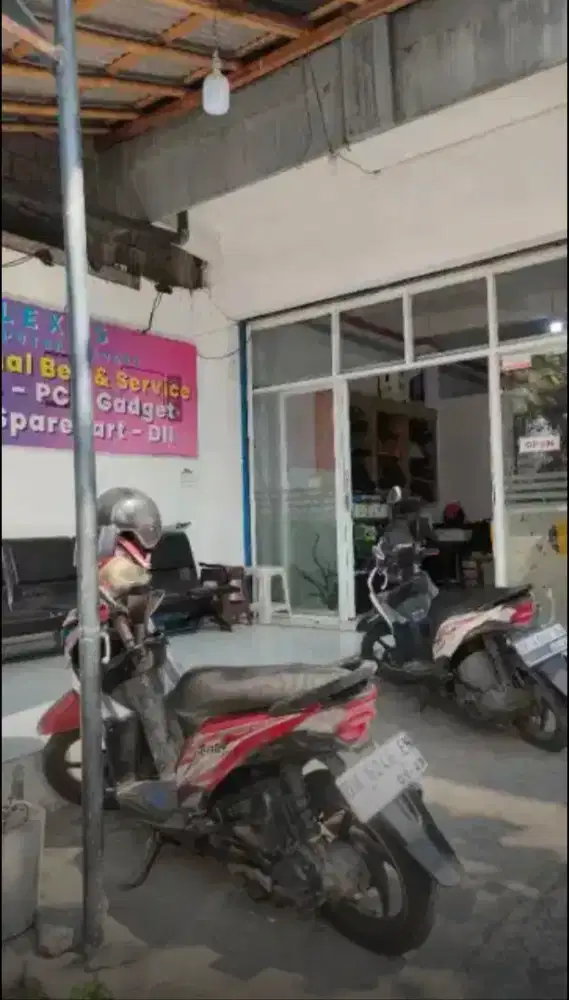 Dibutuhkan segera karyawan laki laki untuk toko komputer