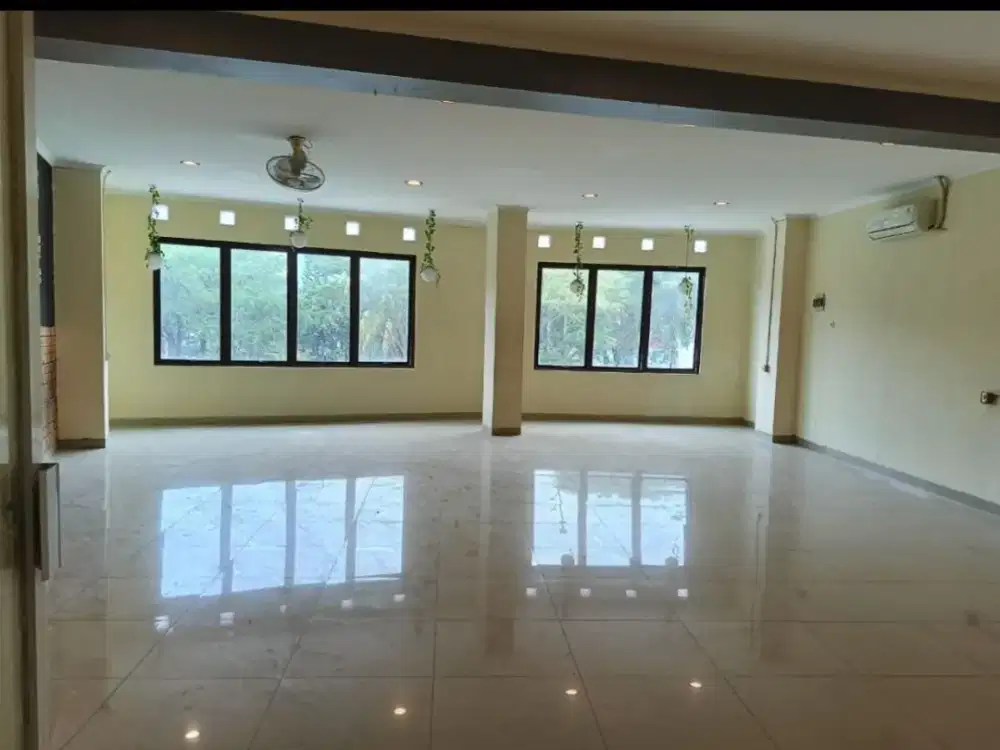 Disewakan Ruko Gandeng 3,5 Lantai Granit di Daan Mogot Baru Jakarta Barat