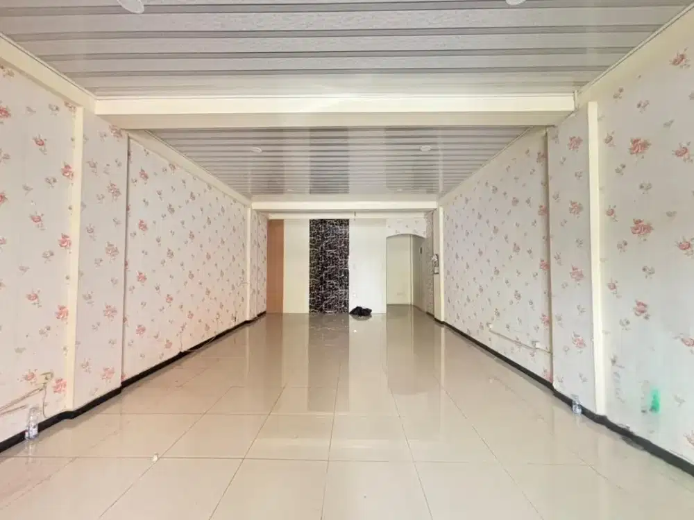 Disewakan Ruko Kemang Pratama, 2 Lantai, Luas 200m2, Parkir Luas, Lokasi Strategis, Keamanan 24 Jam, 2km Menuju Pakuwon Mall Bekasi, Kota Bekasi