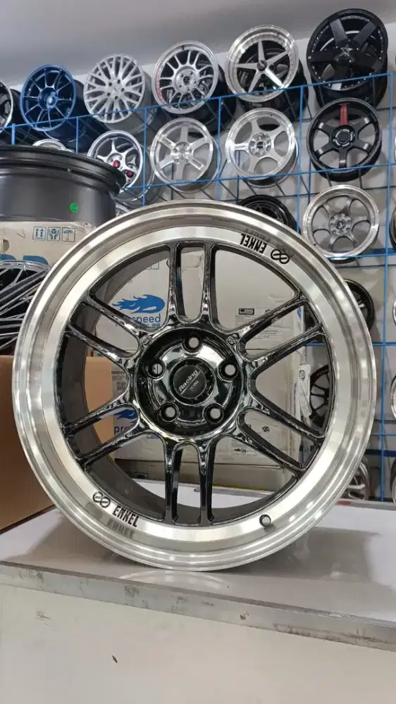 Enkei Rpf1 ring 18x8,5 pcd 5x114,3 ET 42 black chrome lip polish 4pcs