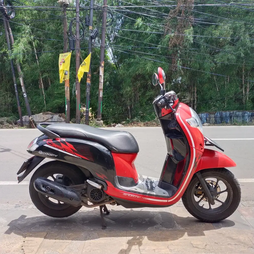 Honda Scoopy Donat 110 2018 Merah Bagus lengkap