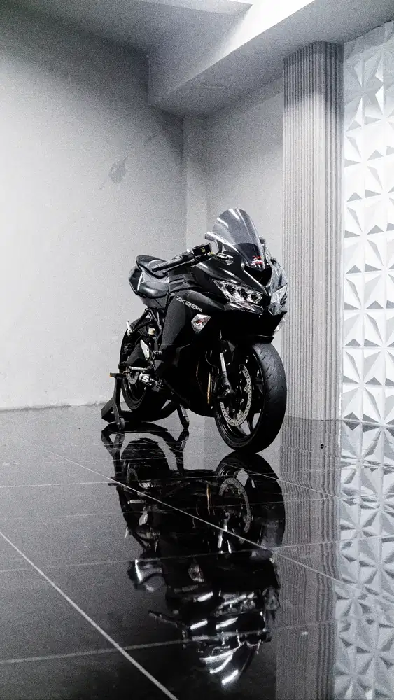 Kawasaki ZX-25 R Ebony Black 2021