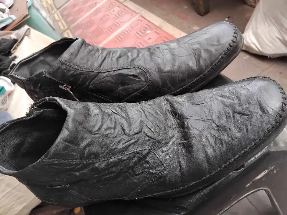 Di jual sepatu crocodile