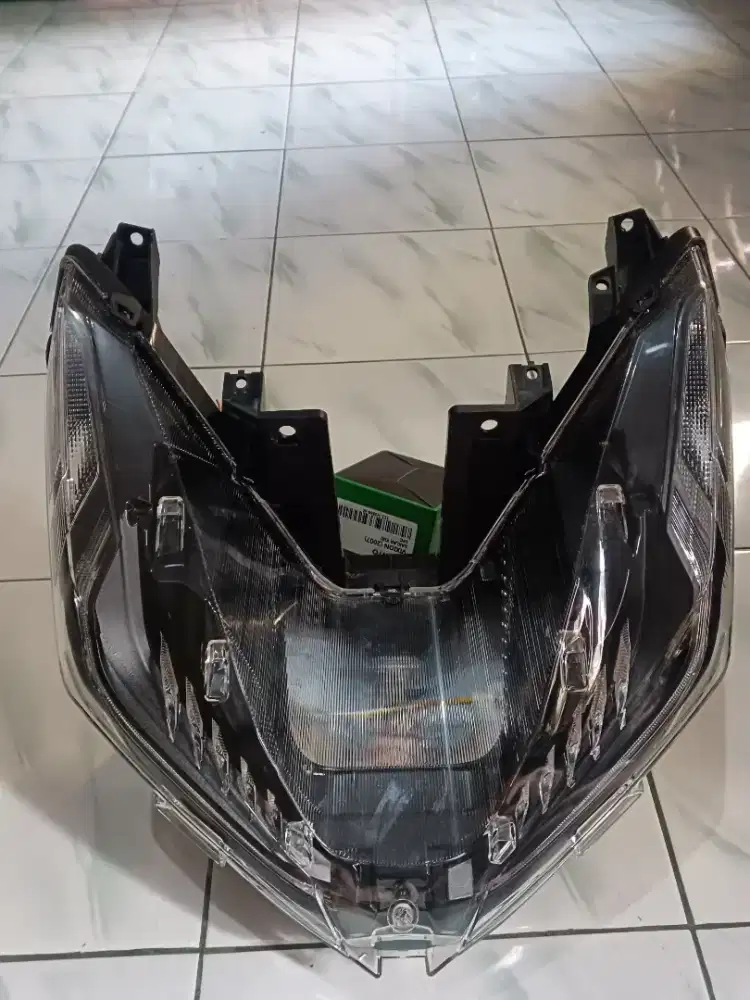 Reflektor lampu depan Vario 125 LED NEW gen 1