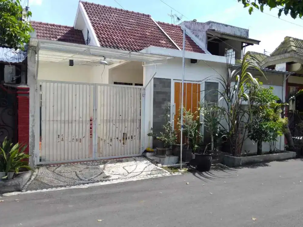 Dijual Rumah Strategis Dekat Kampus, Sekolah, Rumah Sakit akses mudah