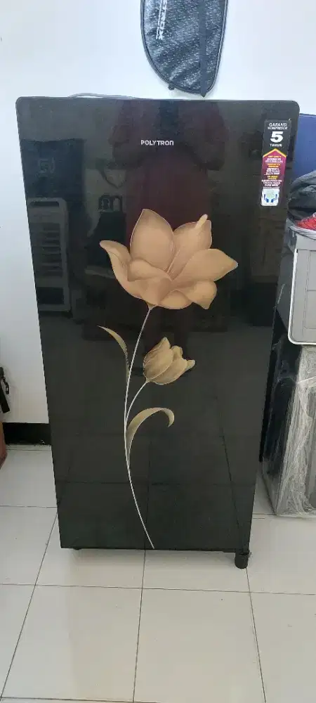 Dijual cepat kulkas polytron 1 pintu 180 liter