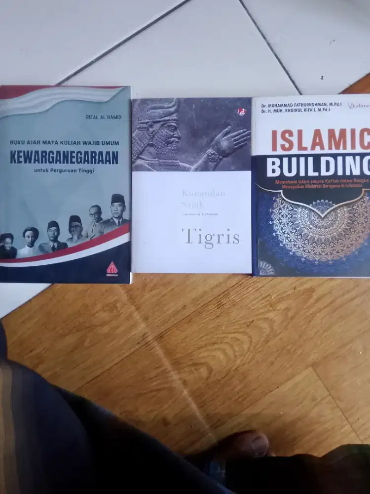 Paket Tiga Buku