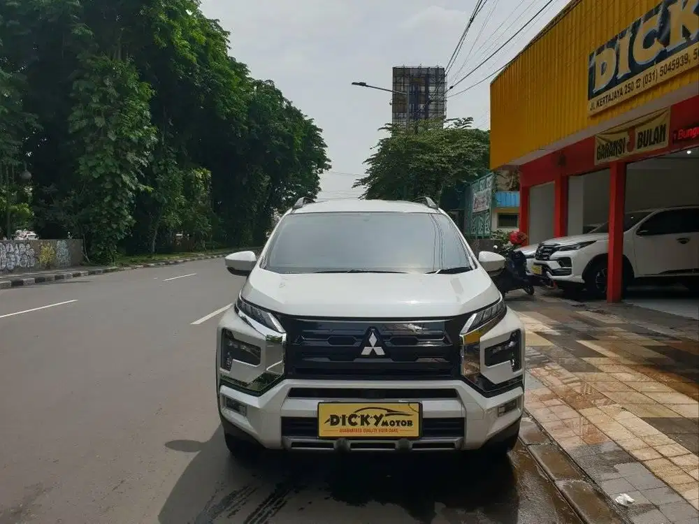 Xpander cross 2022 premium at