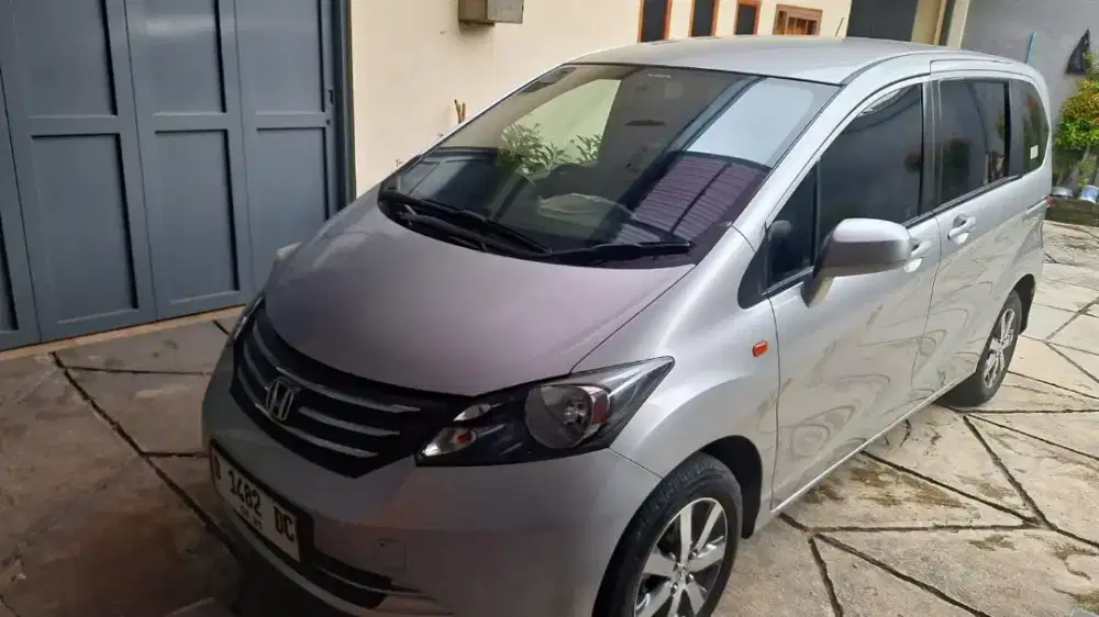 Freed E AT psd 2009 | 2010 (KM.low 63rb istimewa) Dp. 19jt aza bisa TT