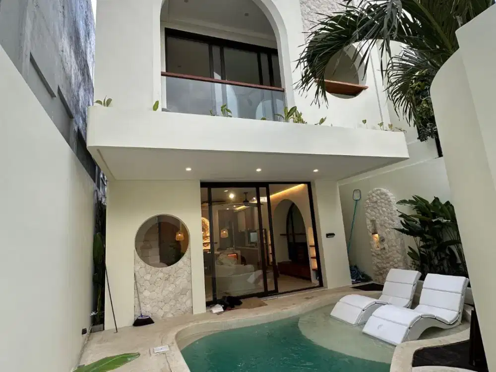 Dijual Villa Freehold Brand New Meditranian Seaside Batu Bolong, hanya 1.5km ke Pantai Echo Beach