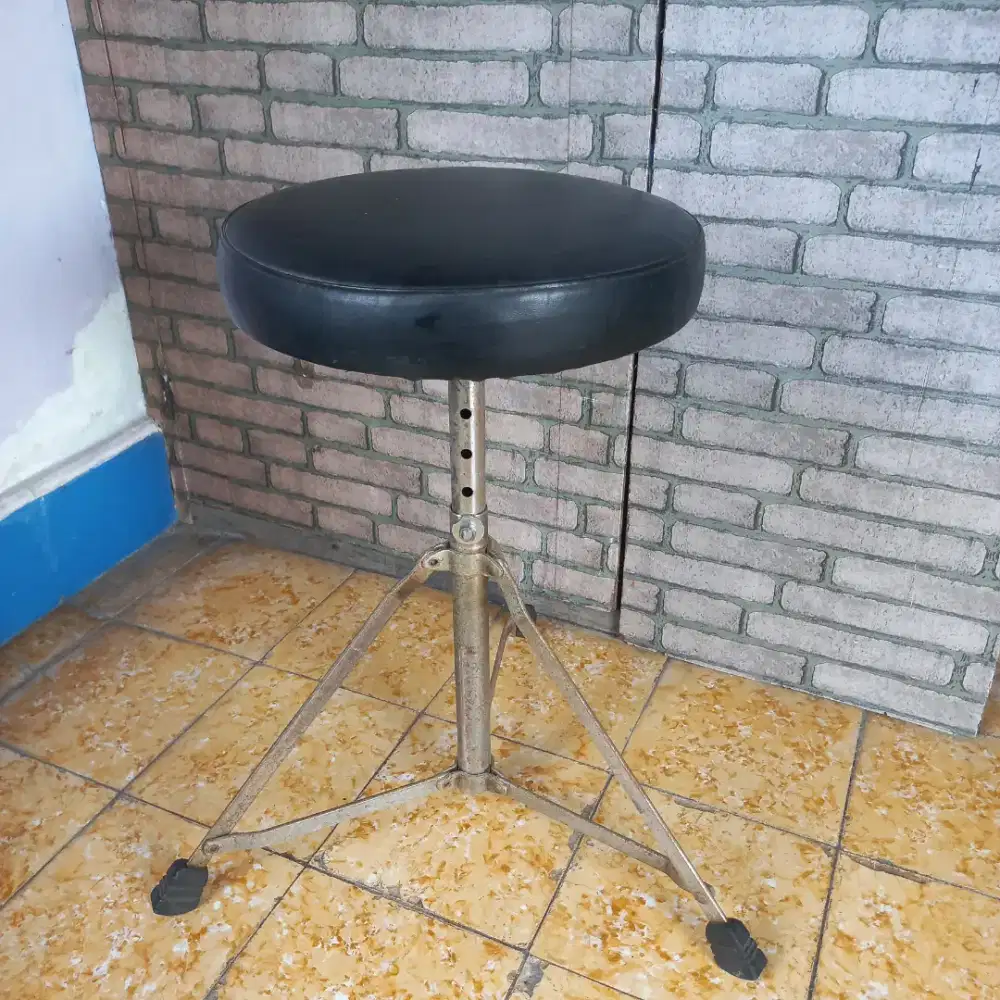 Kursi drum / drum throne