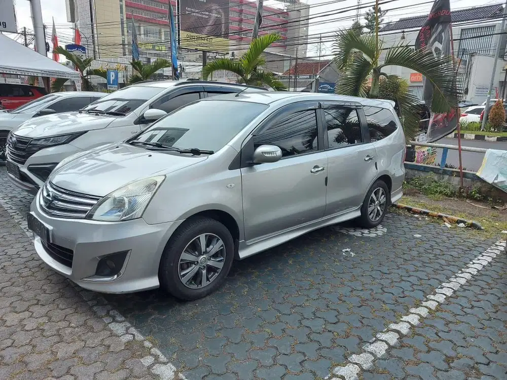 Nissan Grand livina 2012 Bensin
