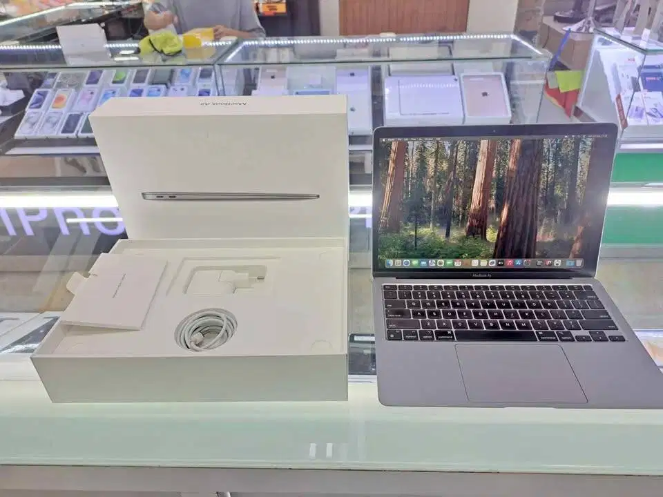 Second Macbook Air M1 8/256GB SSD Space Gray Ex IBOX Mulus Fullset Ori