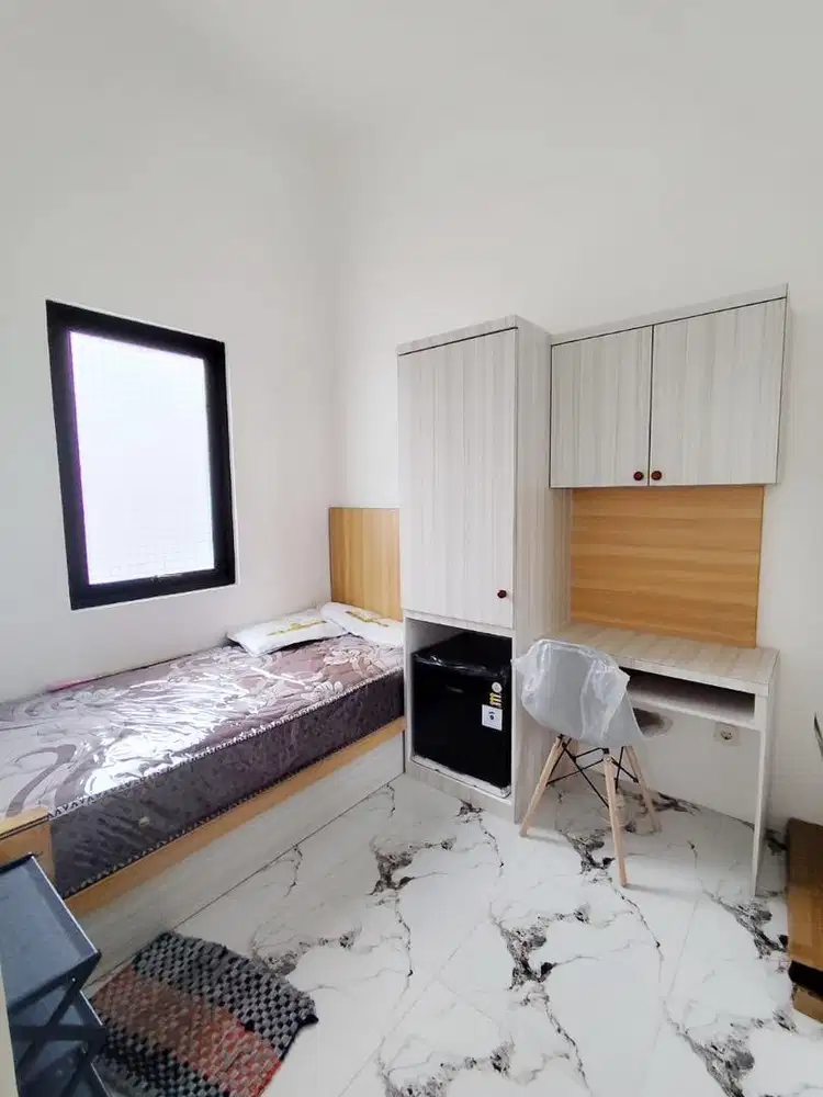 Kost 3lt di Raya Manyar