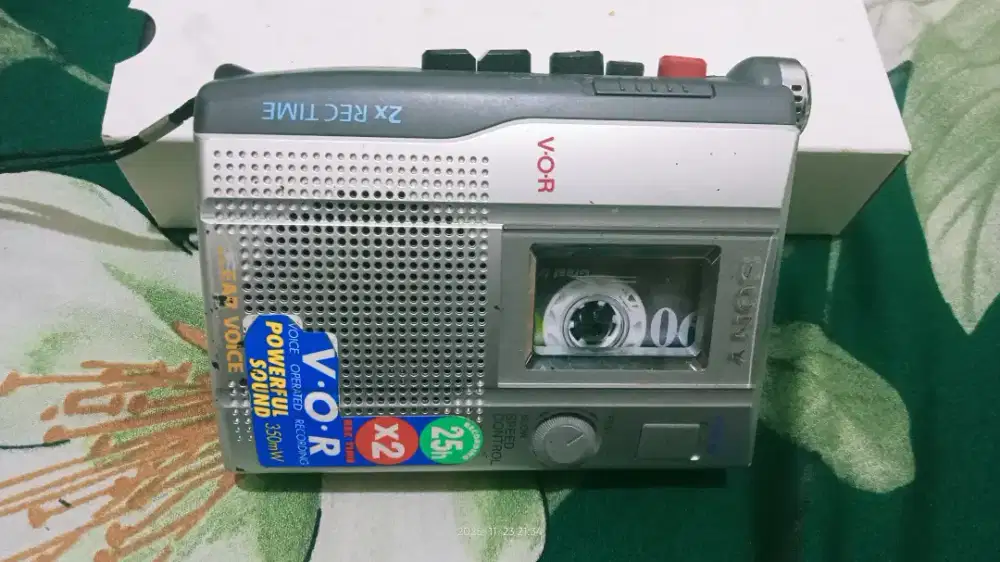 Di Jual aja nih walkman merk SONY TCM-200DV