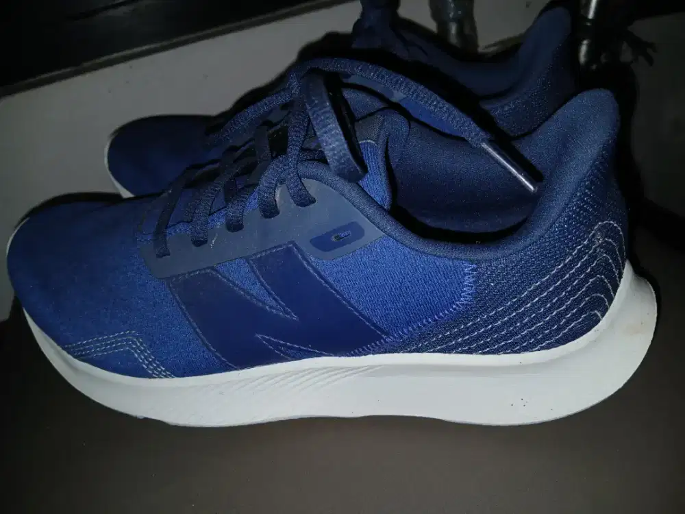 Sepatu running NB 430 ukuran 42